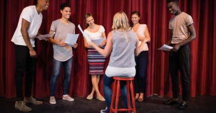 Casting attori e attrici madrelingua inglese per teatro